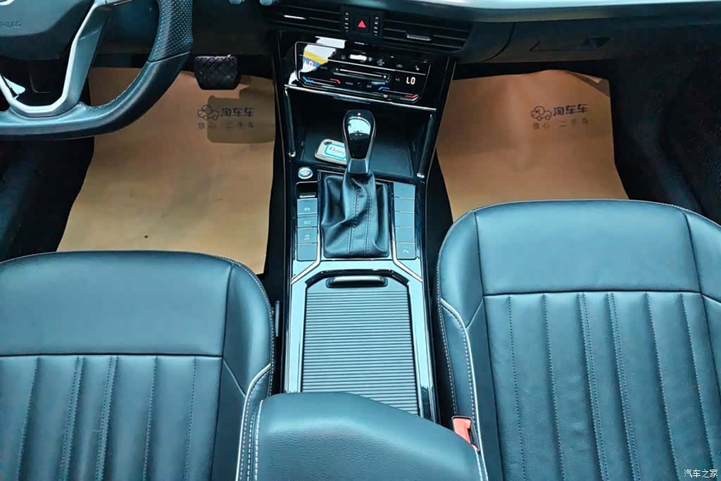Volkswagen Passat, 2022 16