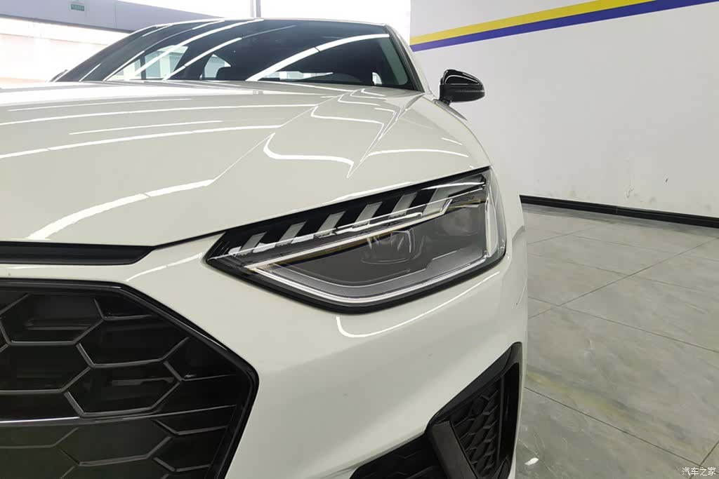 Audi A4L, 2023 все фото