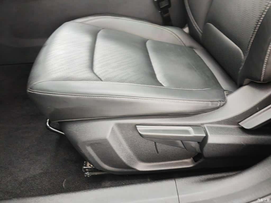 Geely Emgrand, 2022 20