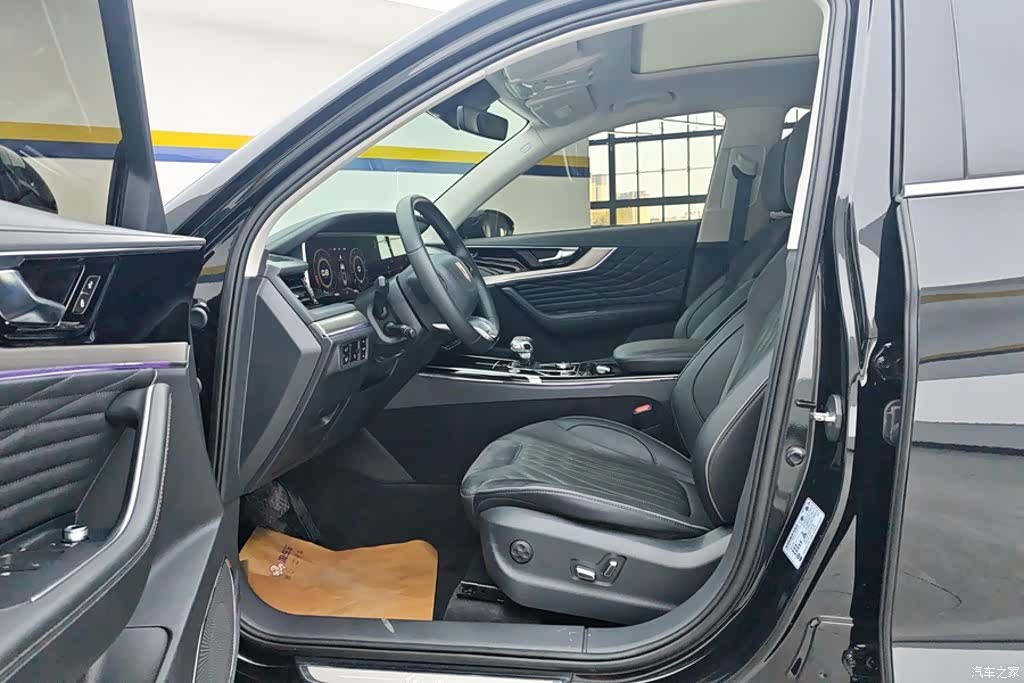 Hongqi HS5, 2022 9