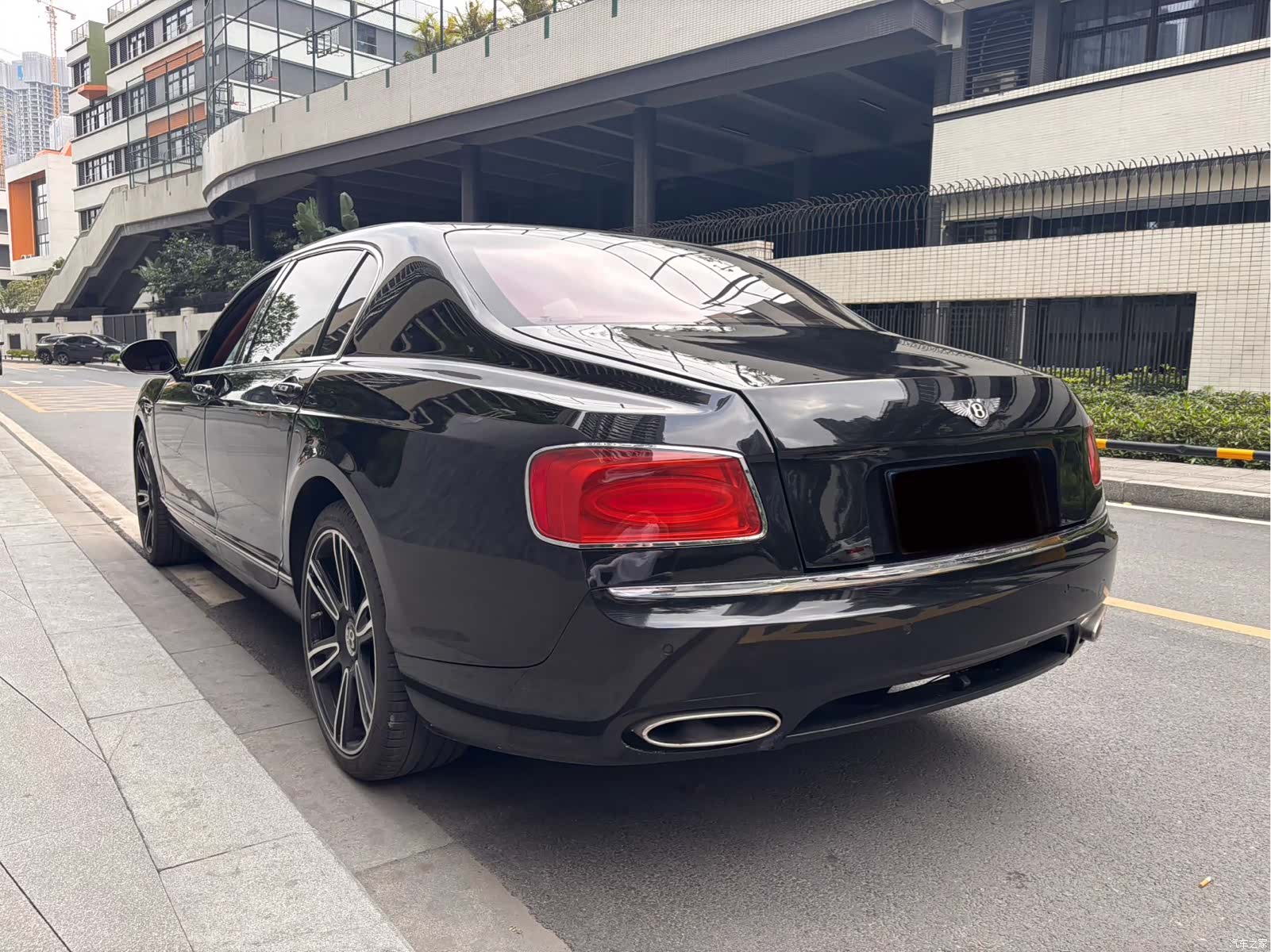Bentley Flying Spur, 2011 10