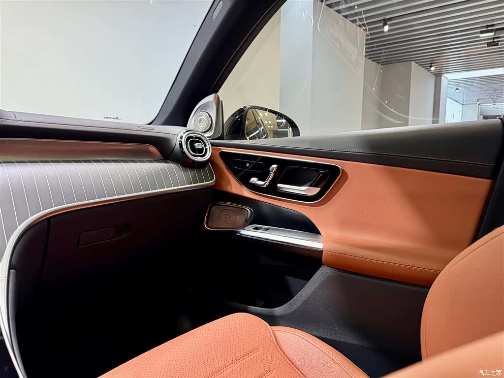 Mercedes-Benz GLC, 2024 23