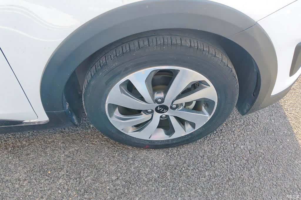 Kia KX, 2018 6
