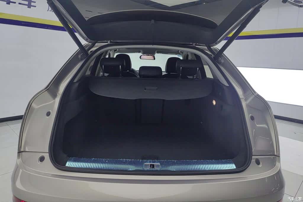 Audi Q3, 2019 4