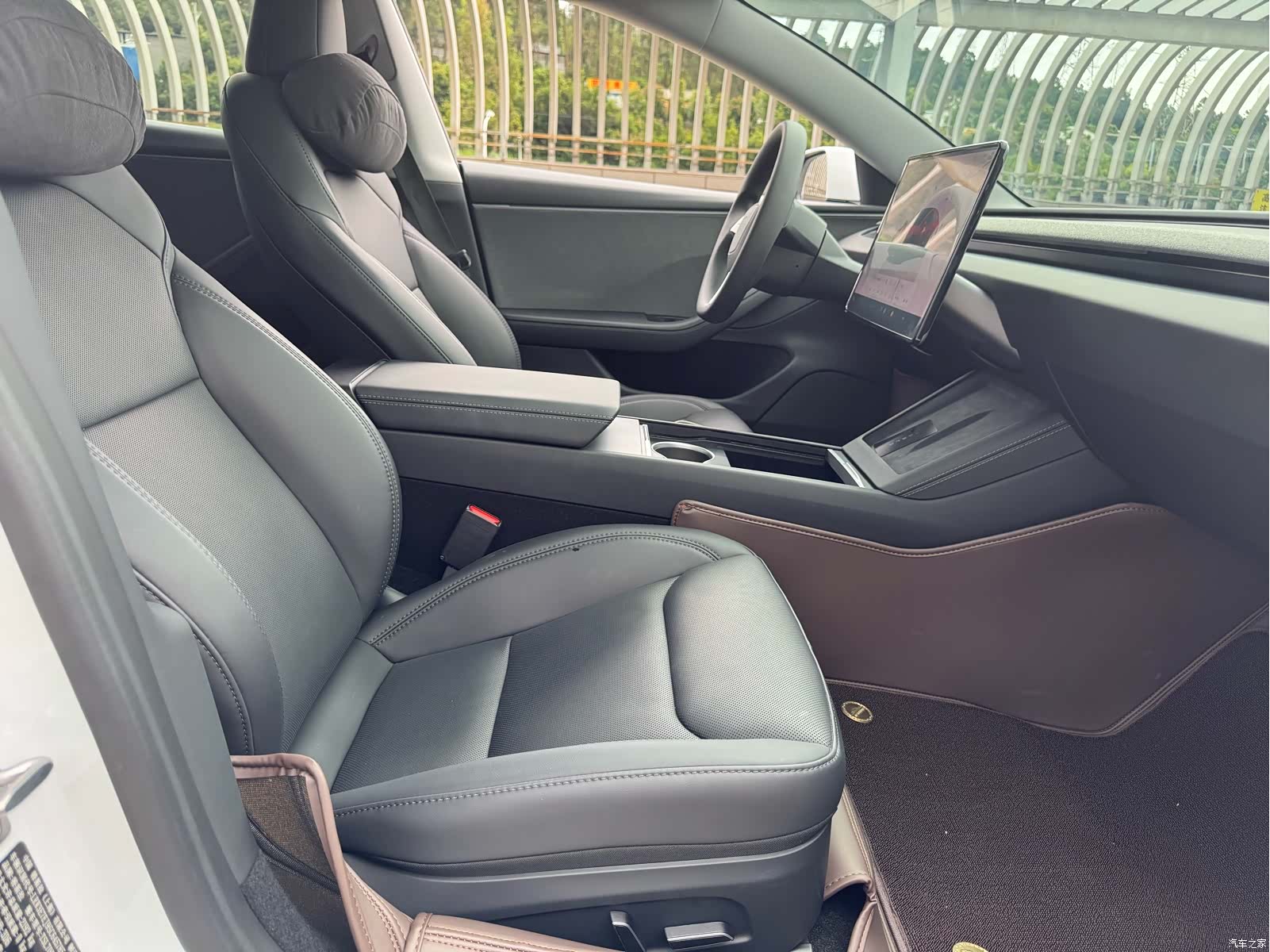 Tesla Model 3, 2025 21