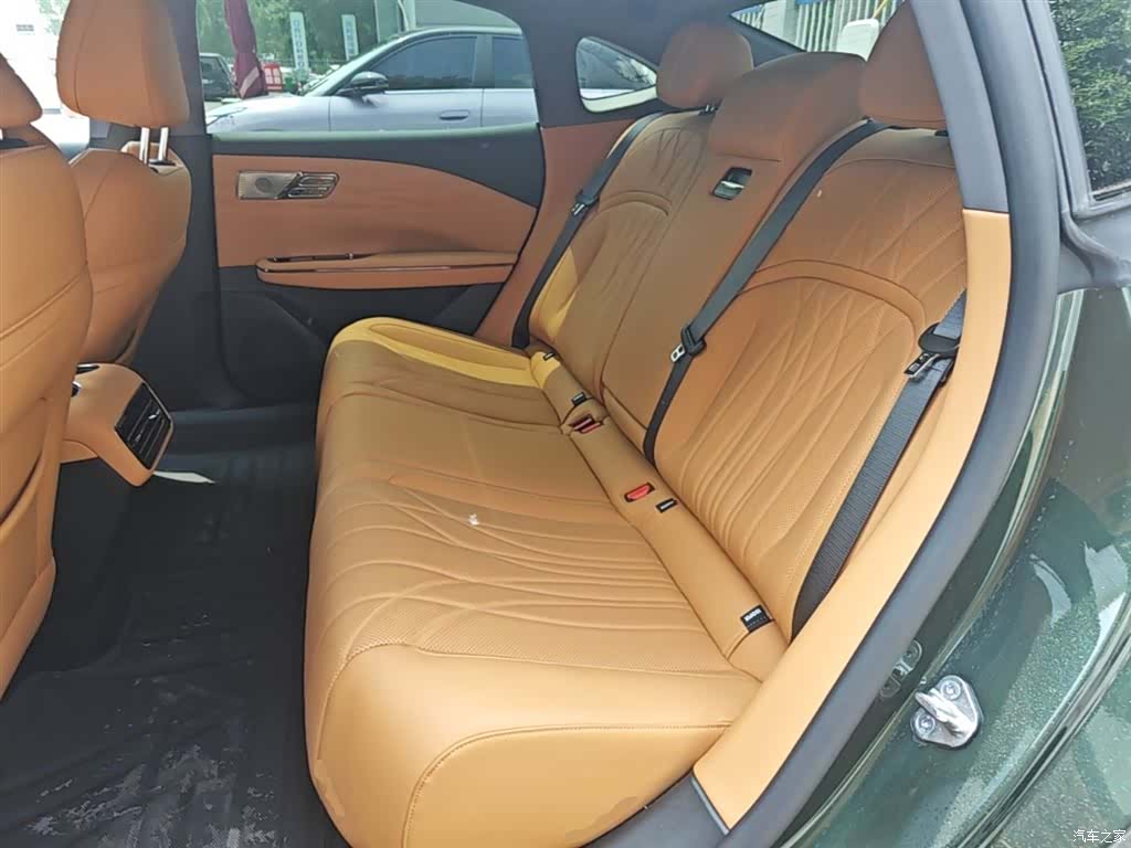 Geely 8, 2025 17