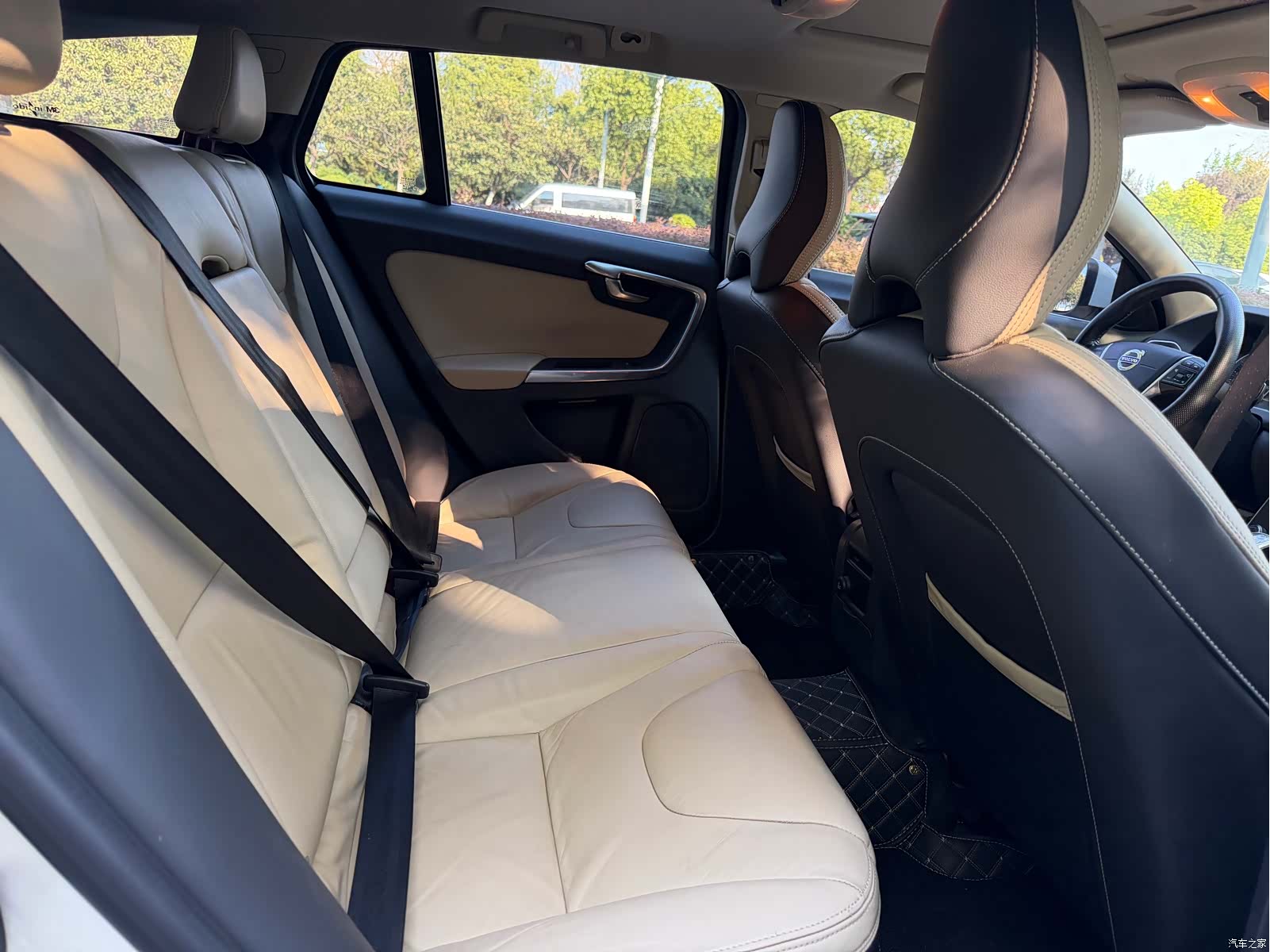 Volvo V60, 2013 11