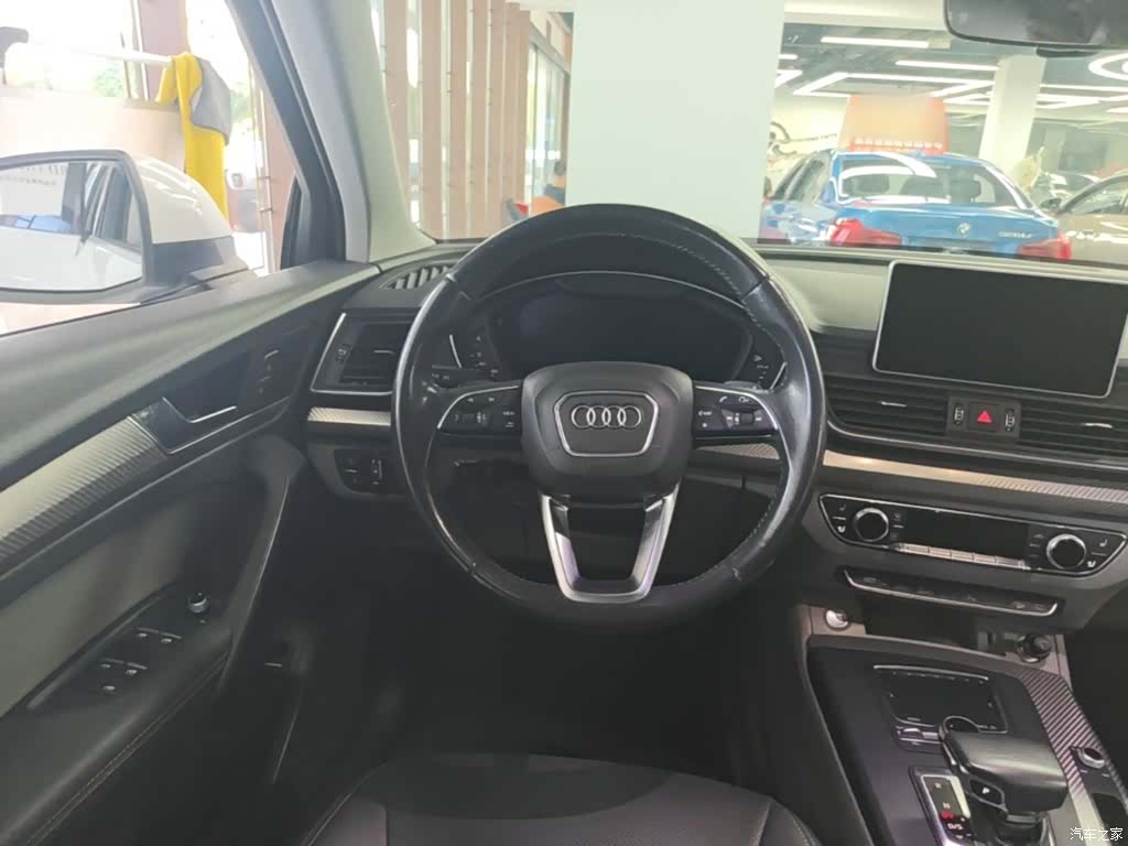 Audi Q5L, 2019 11