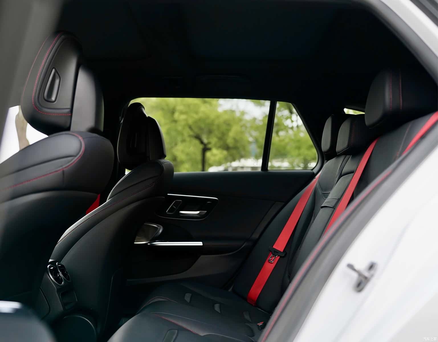 Mercedes-Benz C-Class, 2023 12