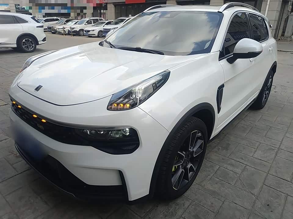 Lynk & Co 01