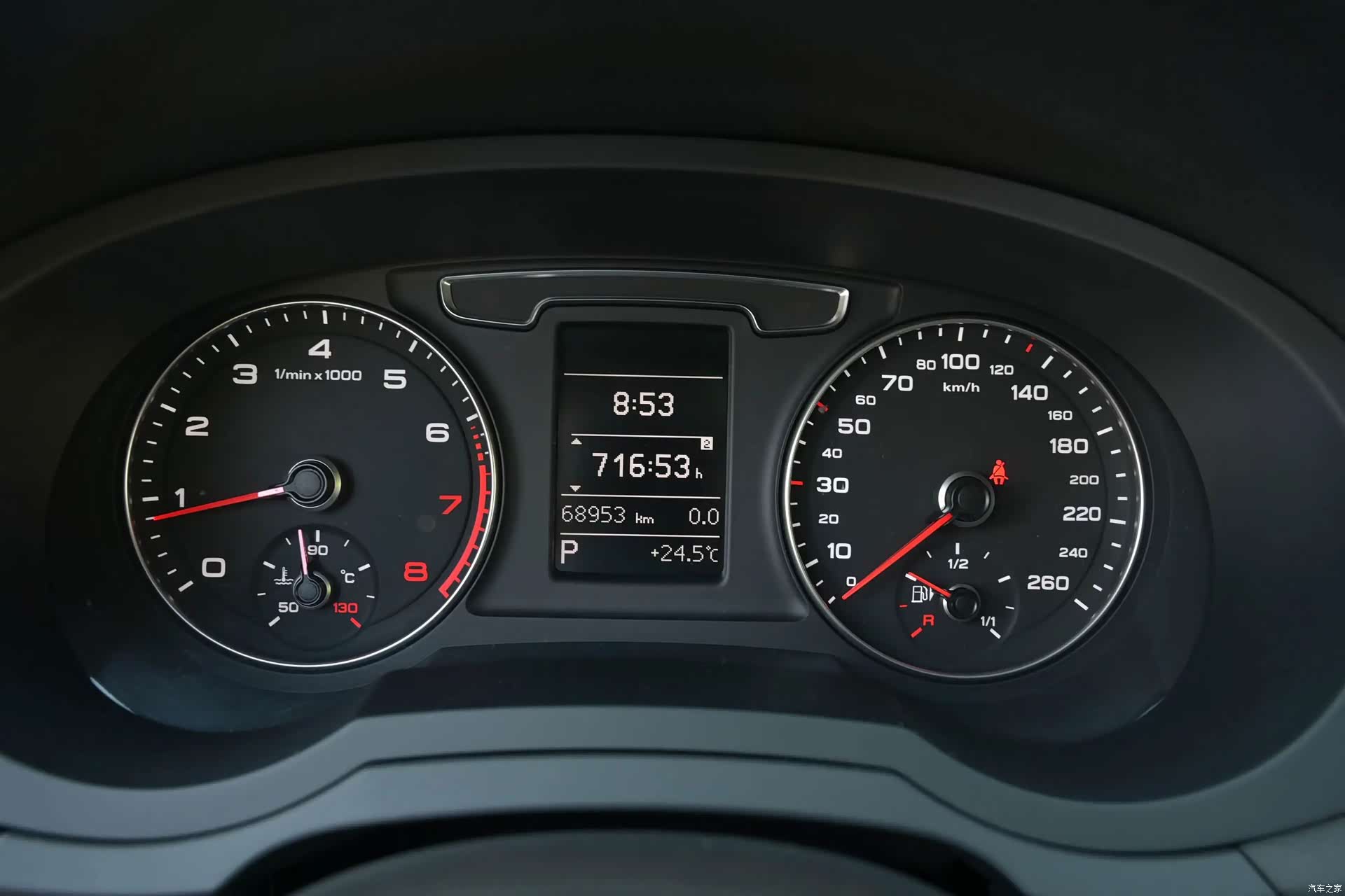 Audi Q3, 2017 11