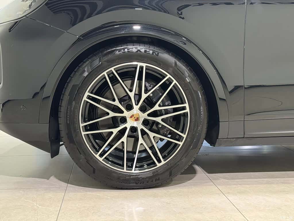Porsche Cayenne, 2025 10