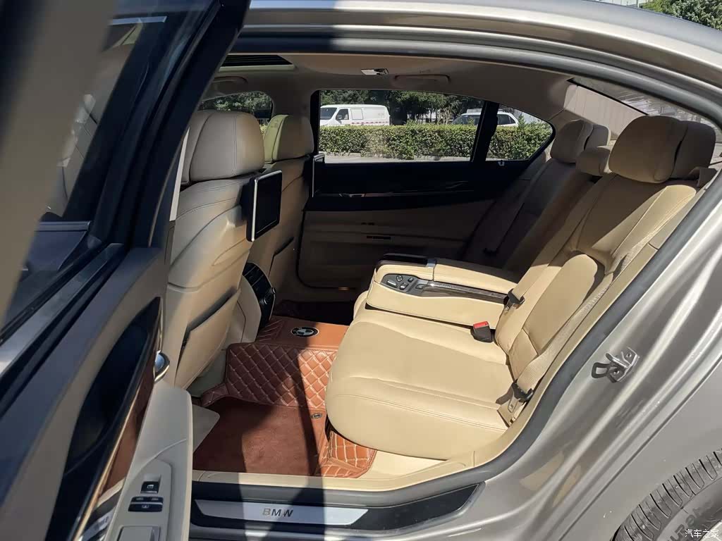 BMW 7 Series, 2016 8