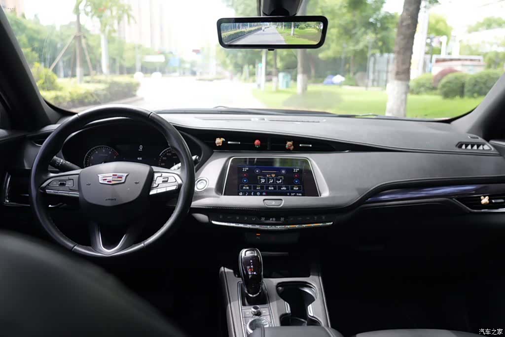 Cadillac XT4, 2022 12