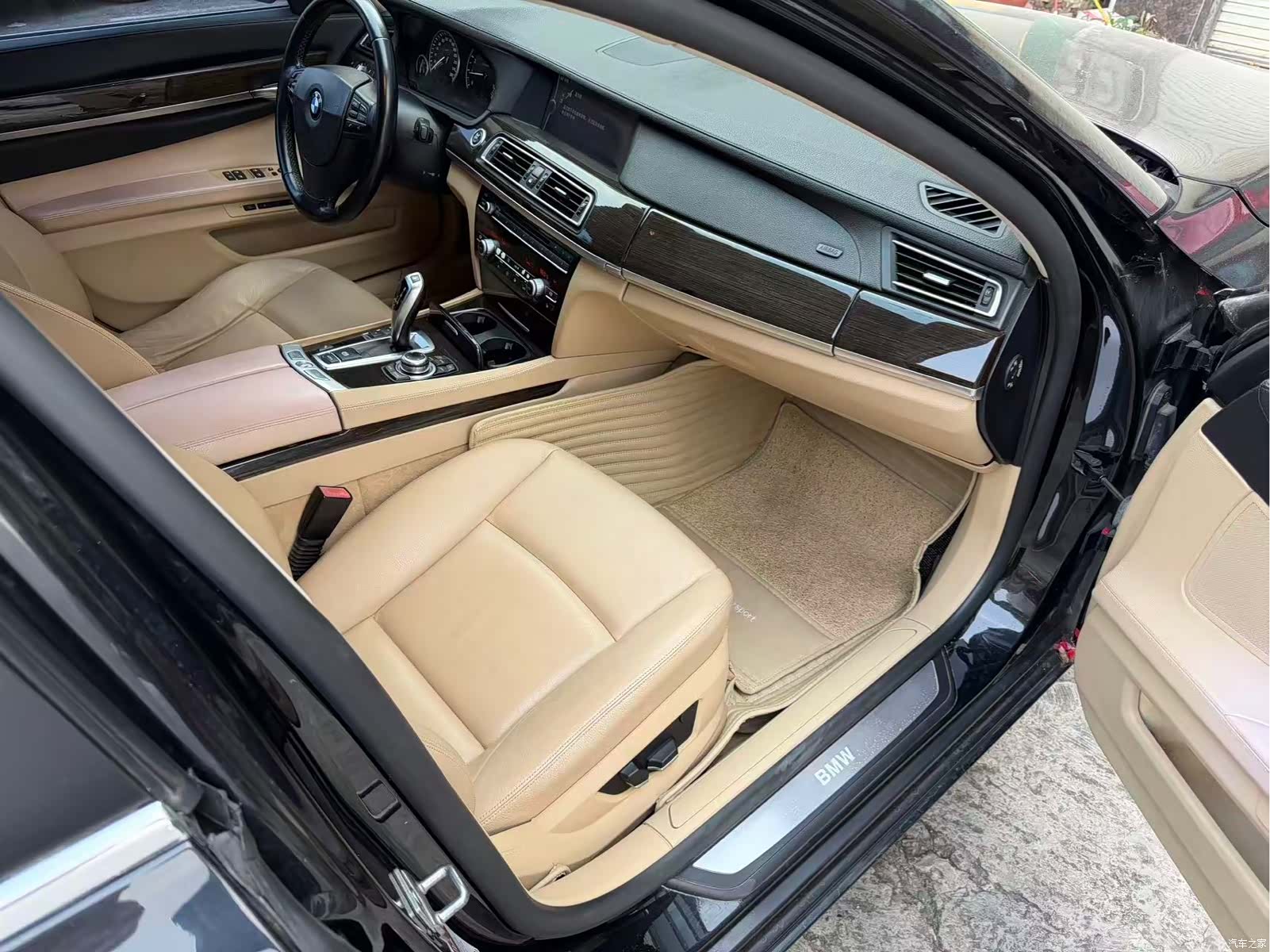 BMW 7 Series, 2011 8