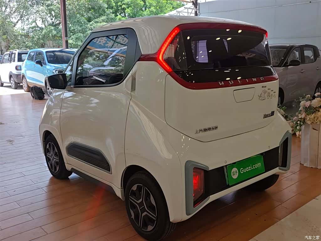 Wuling NanoEV, 2022 все фото