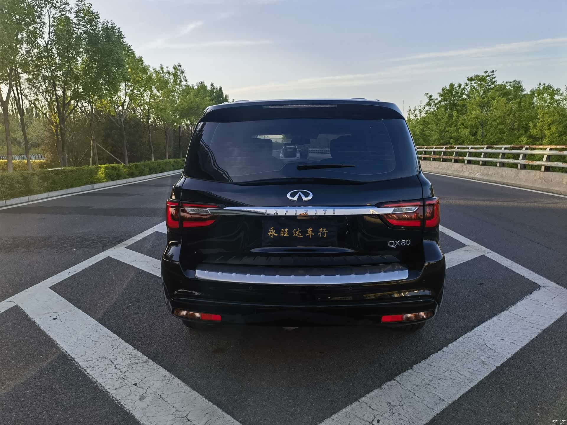 Infiniti QX80, 2019 все фото