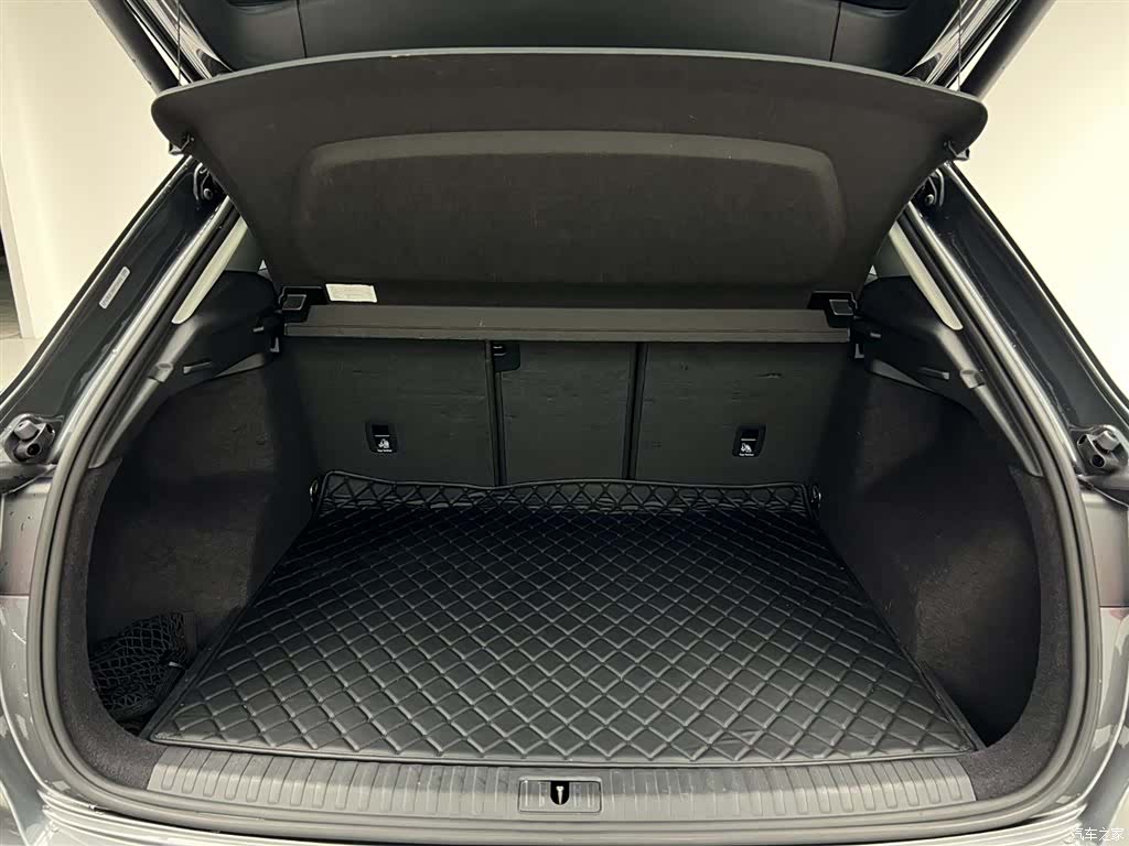 Audi Q3, 2022 13