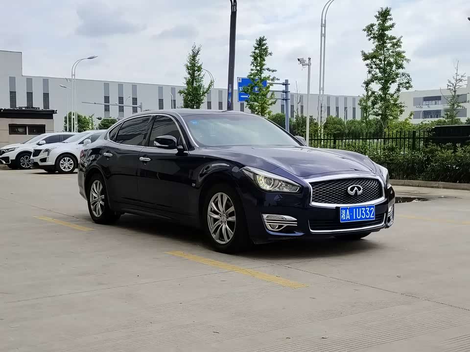 Infiniti Q70 Infiniti Q70