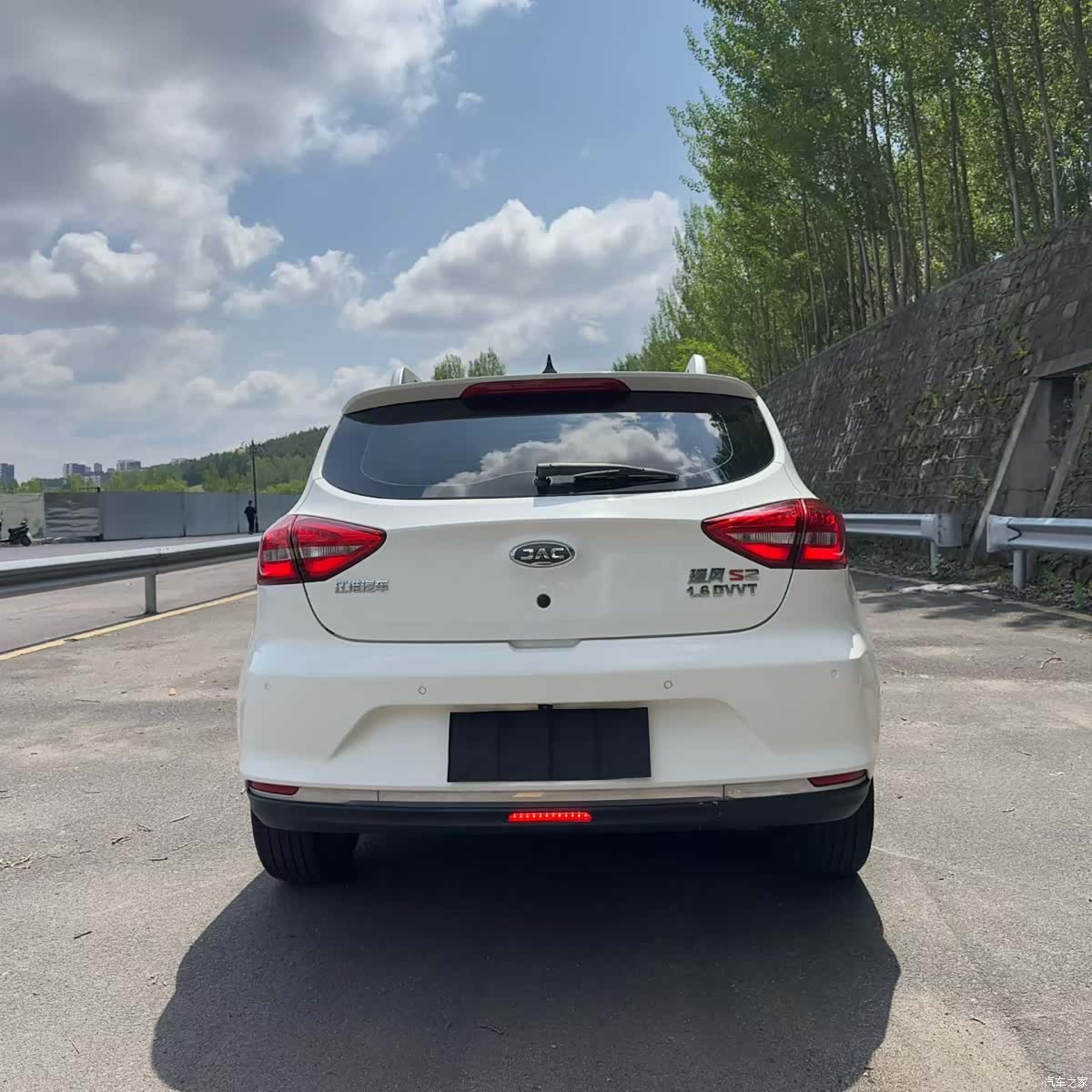 JAC S2, 2019 8