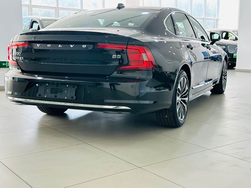 Volvo S90