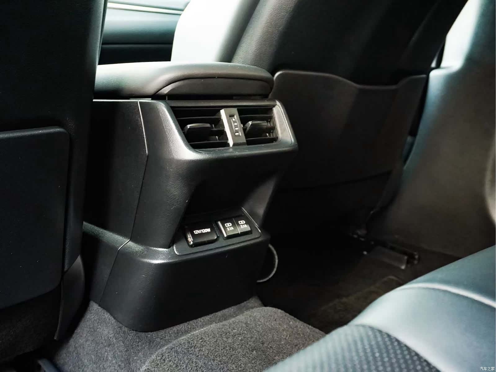 Lexus ES, 2019 18