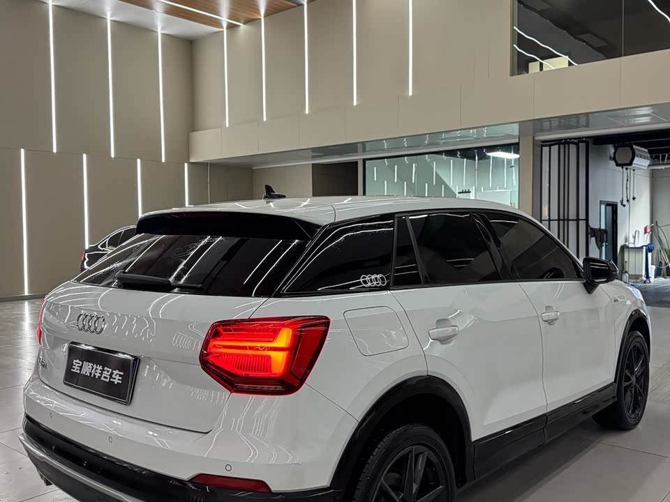 Audi Q2L