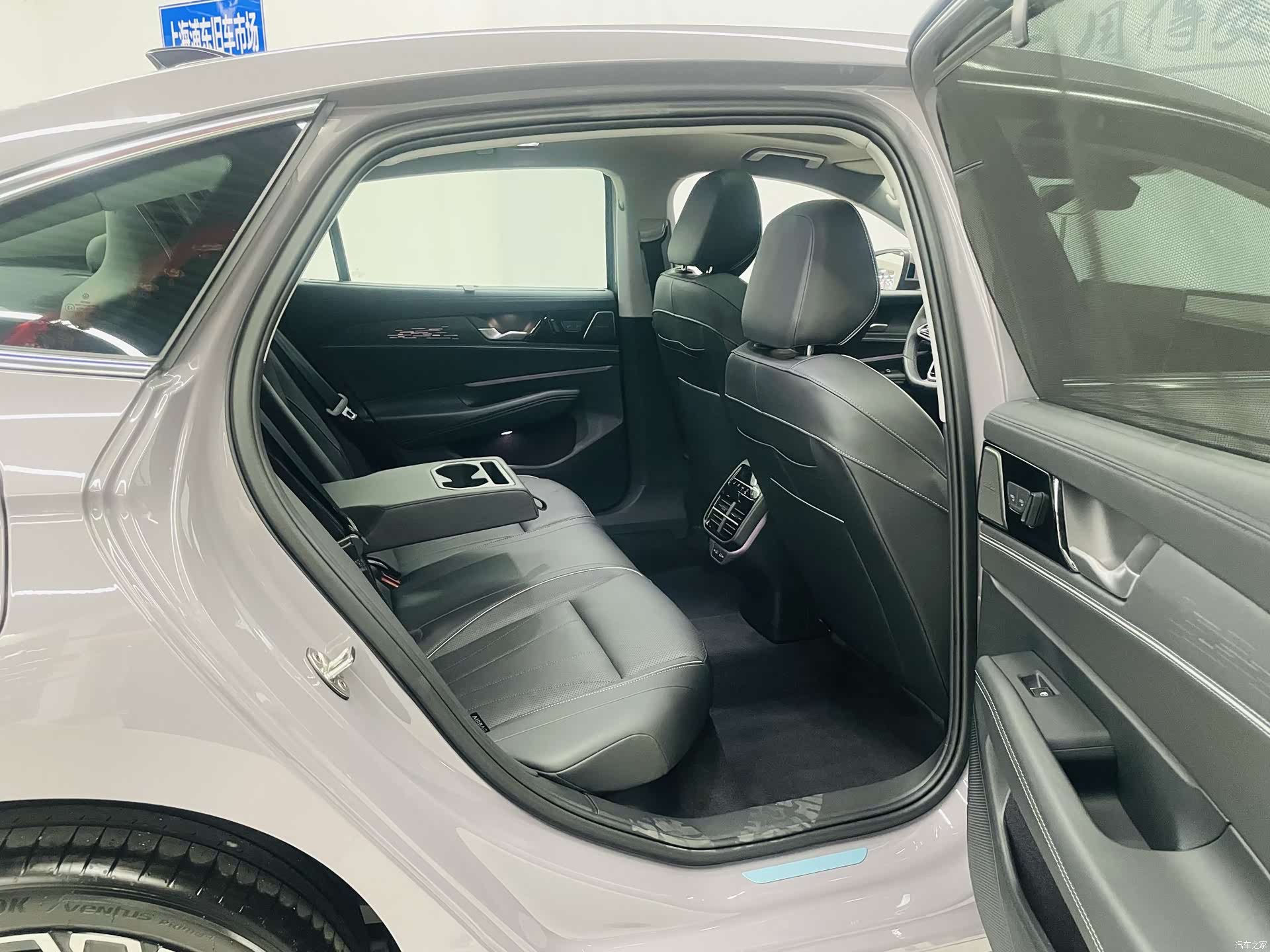 Volkswagen Passat, 2024 14