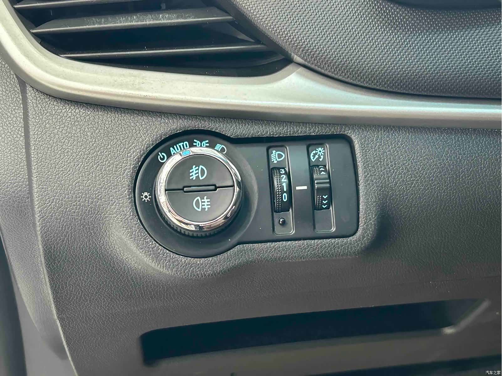 Chevrolet 320, 2019 12
