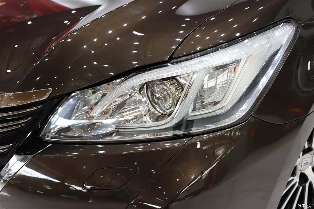 Toyota Crown, 2018 7