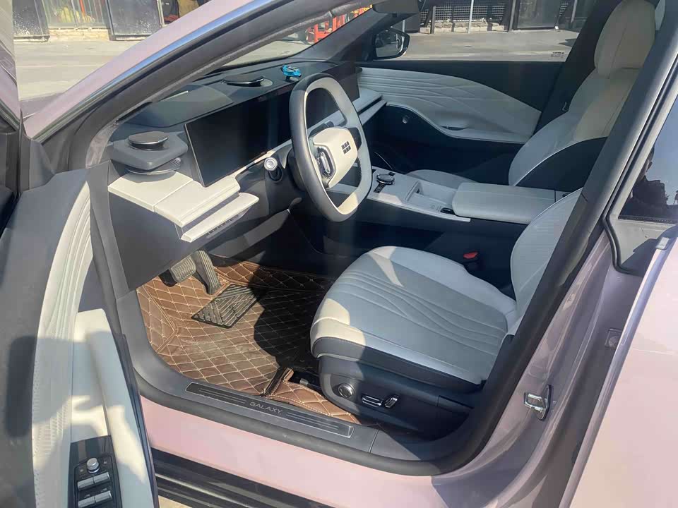 Geely Galaxy Galaxy E8