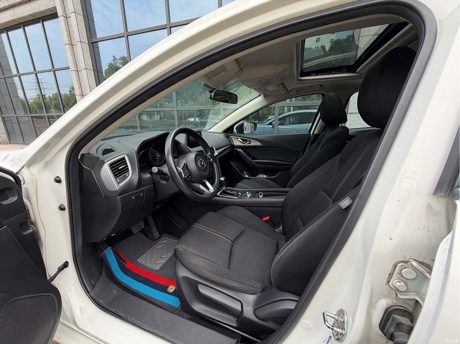 Mazda Mazda3, 2017 8