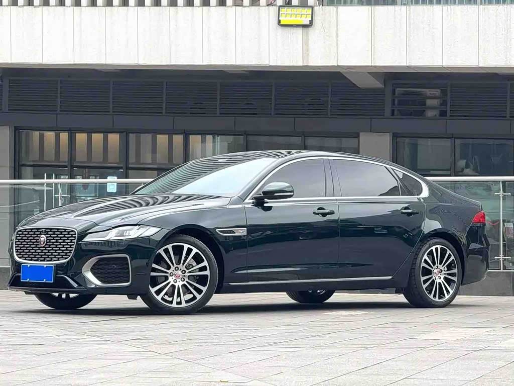 Jaguar XFL
