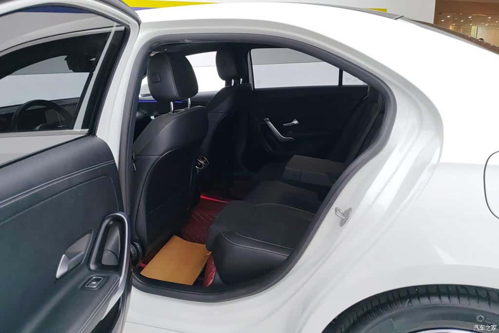 Mercedes-Benz A-Class, 2022 11