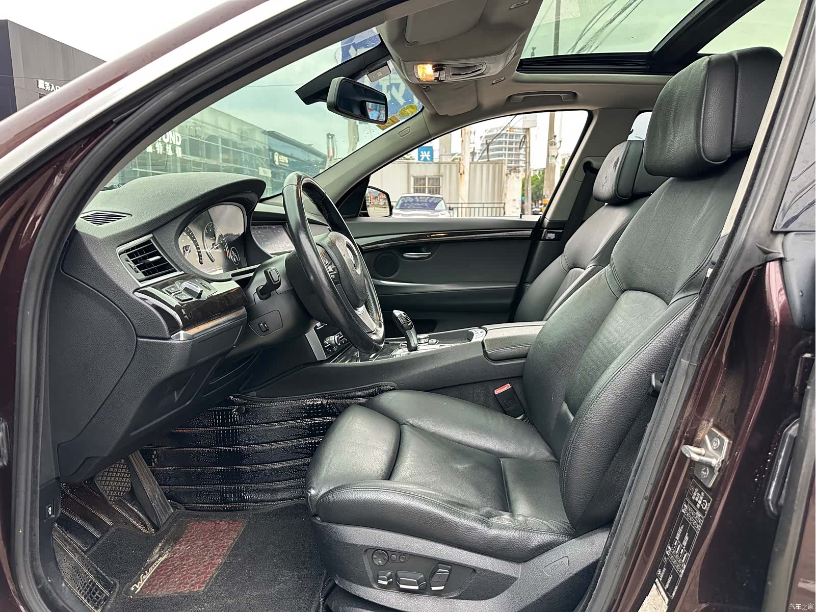 BMW 5 Series, 2011 9