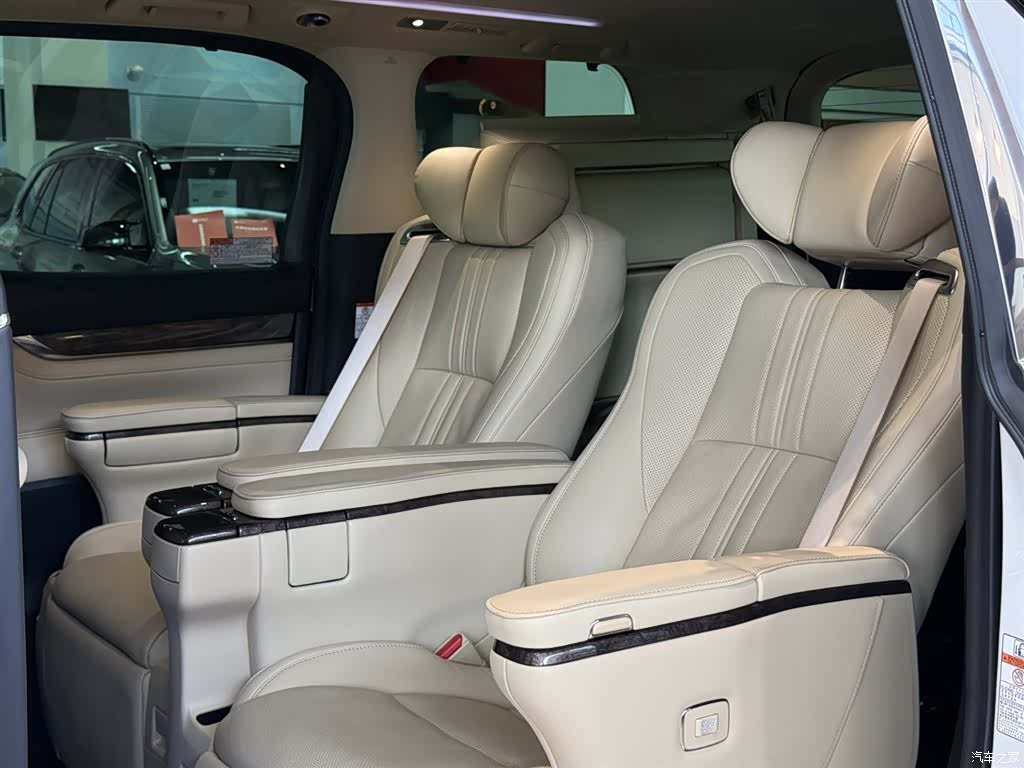 Toyota Vellfire, 2021 17