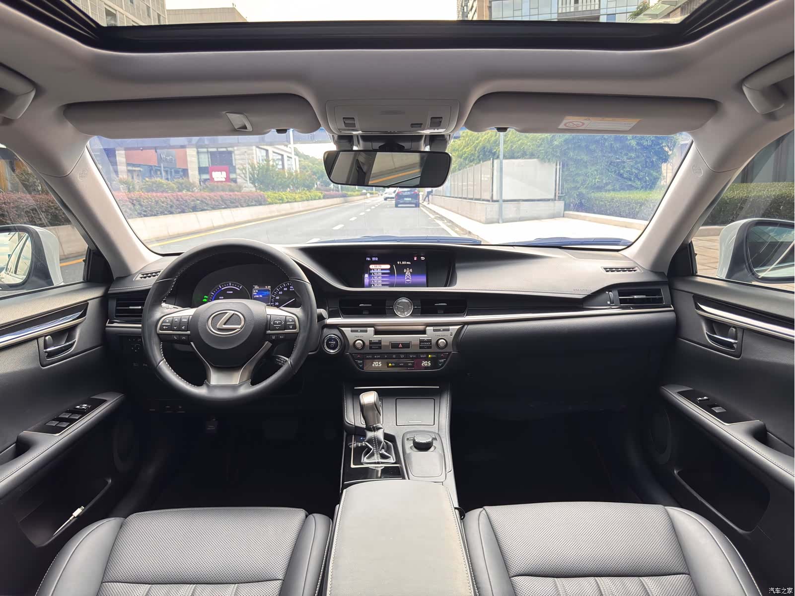 Lexus ES, 2017 8