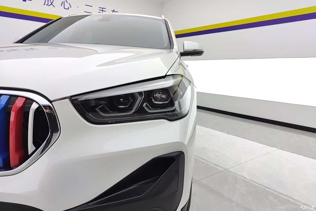 BMW X1, 2021 все фото