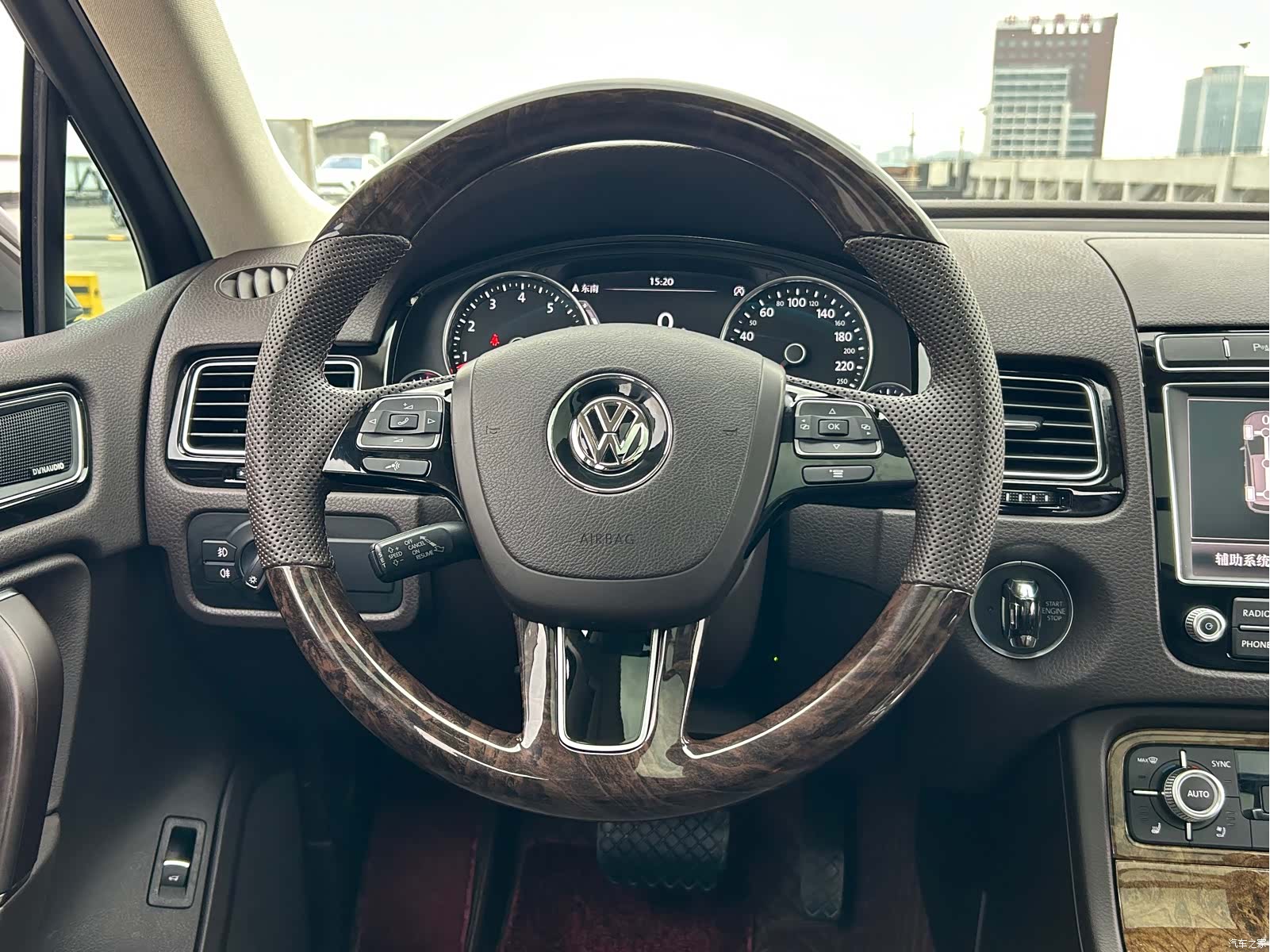 Volkswagen Touareg, 2018 11
