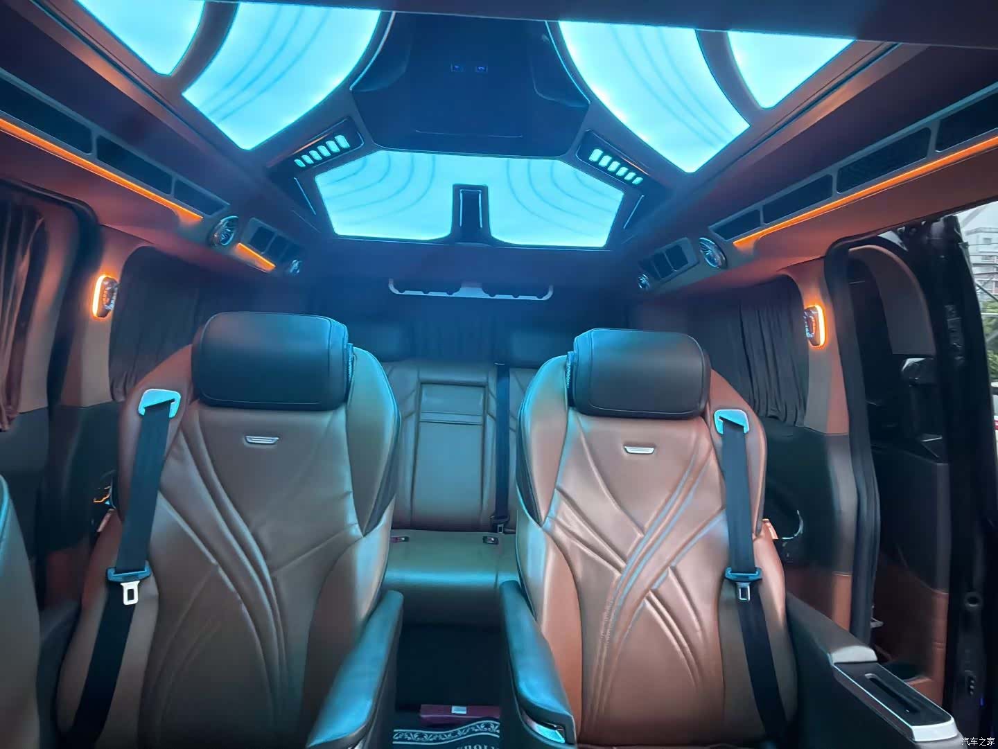 Ford Tourneo, 2023 8