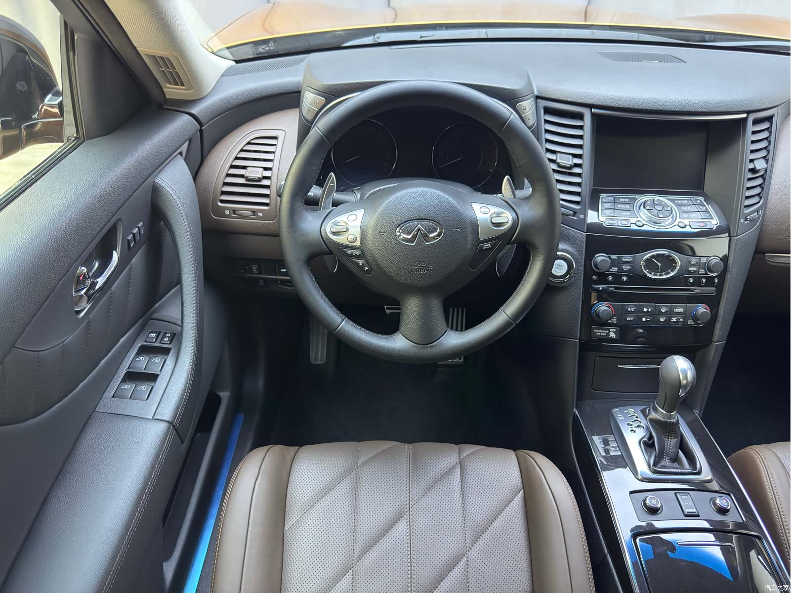 Infiniti FX37, 2013 12