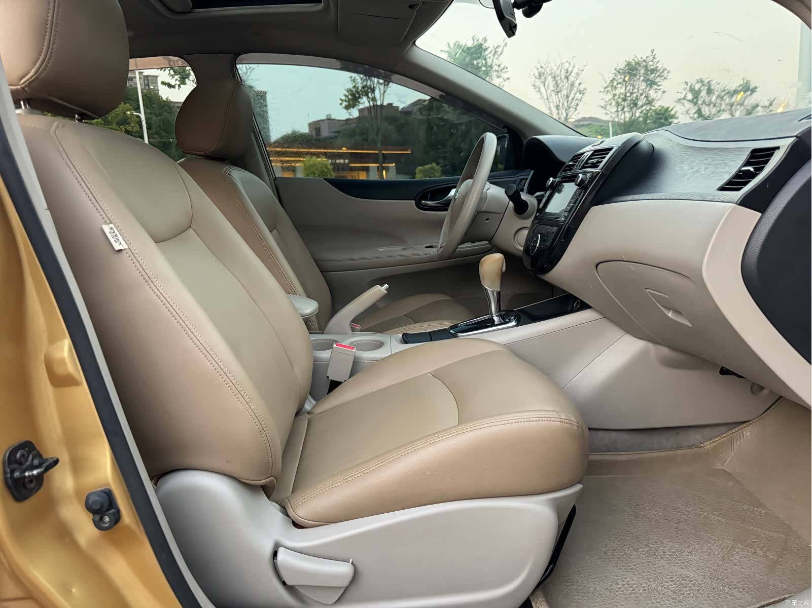 Nissan Tiida, 2013 7