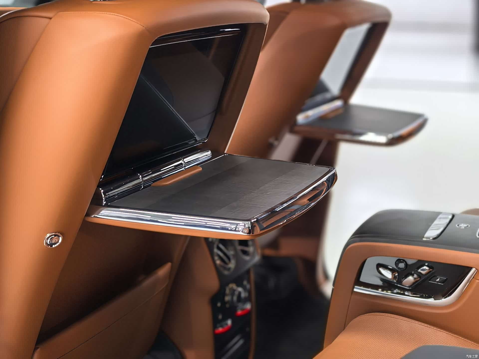 Rolls-Royce Cullinan, 2022 13
