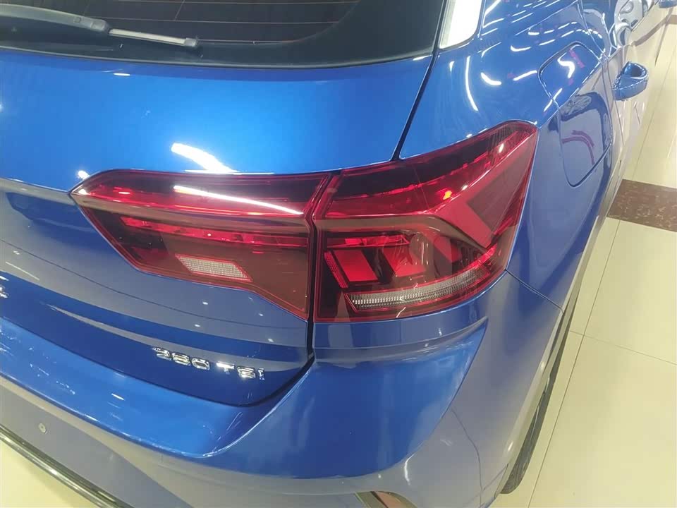 Volkswagen T-ROC exploring Songs