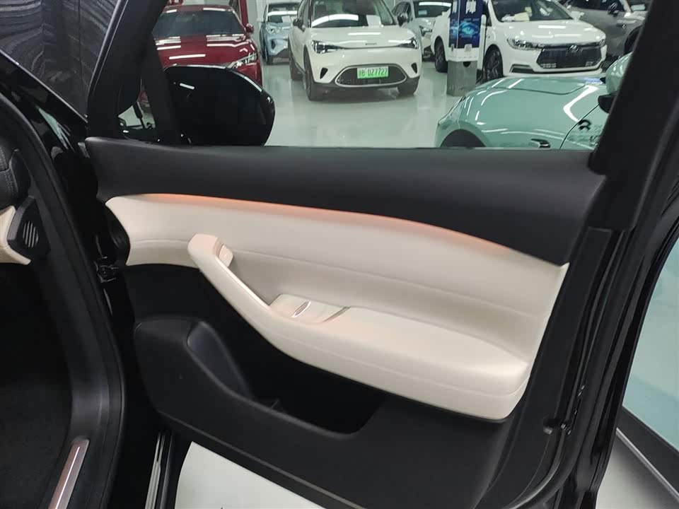 NIO ES6