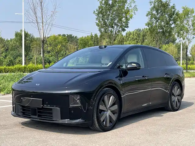 Li Auto i6 2026 — купить из Китая под заказ