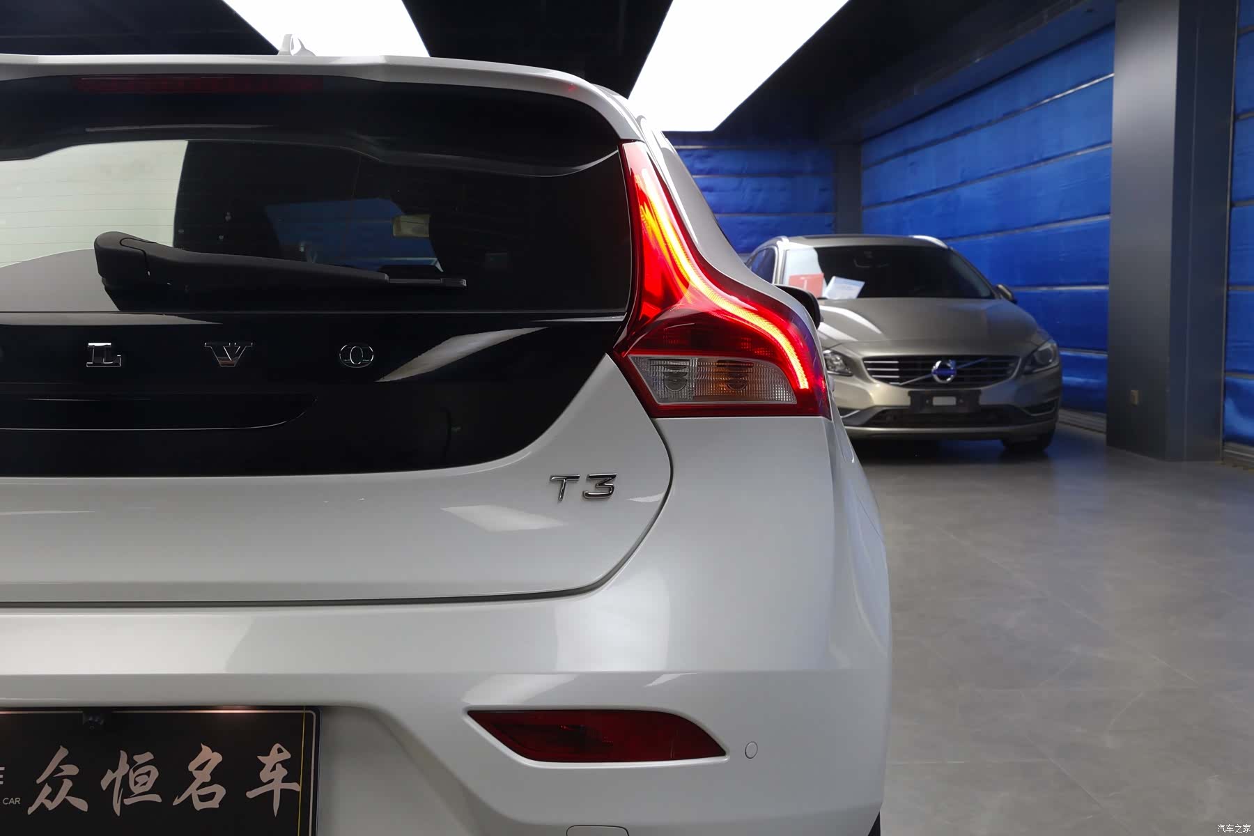 Volvo V40, 2019 25