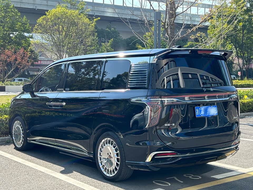 Hongqi HQ9