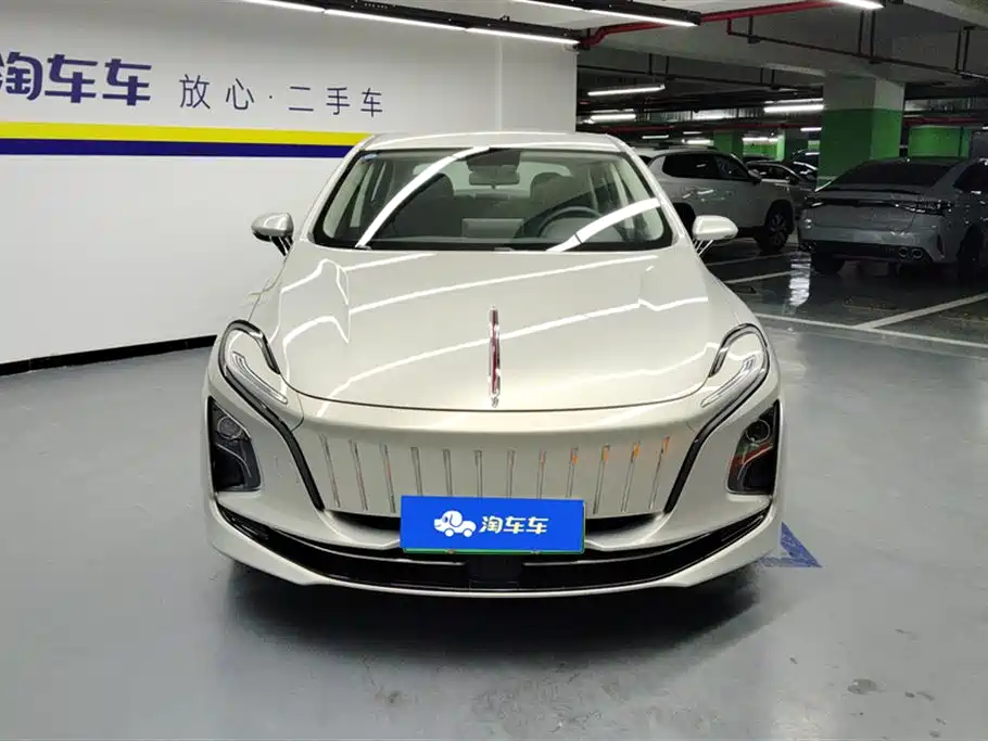 Hongqi E-QM5