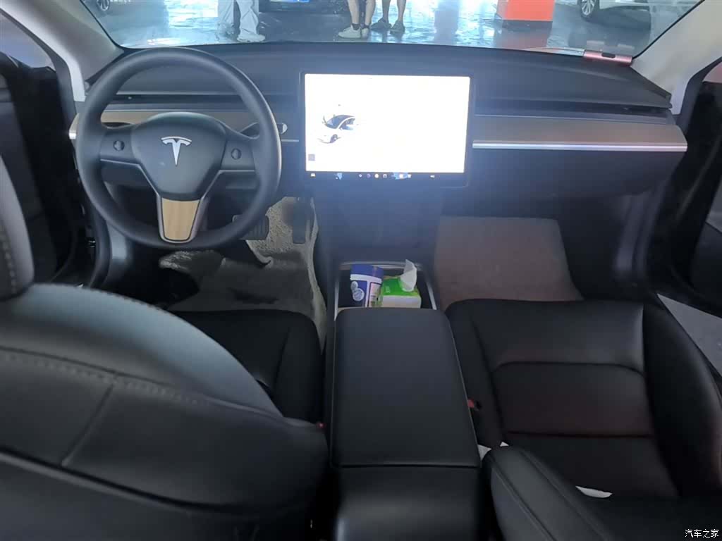 Tesla Model 3, 2023 10
